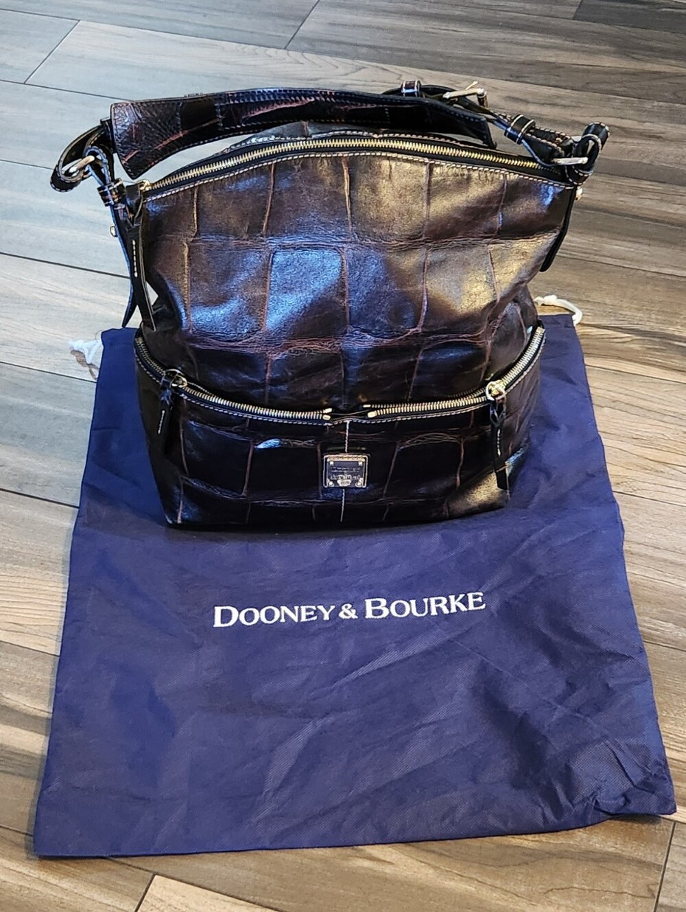 Dooney & Bourke Large Shoulder Bag